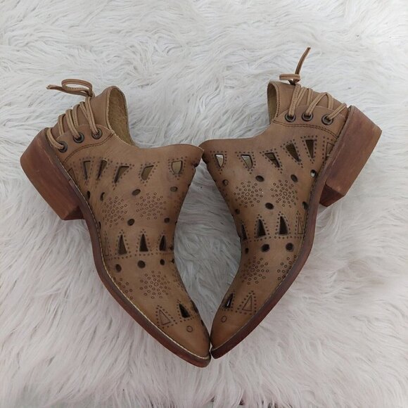 Musse & Cloud Brown Leather Coolise Ankle Boots Laser Cut Back Lace Booties Sz 7 - Picture 6 of 10